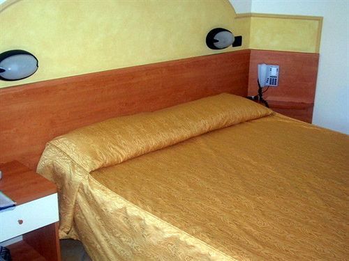 Hotel Fontana Rubiera Ngoại thất bức ảnh